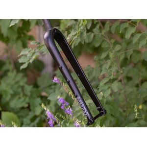 Wilde Wayfinder 1 1/8" suoraruotoinen kuitukeula