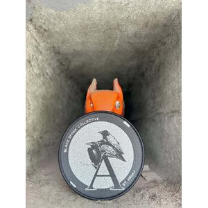 Black Spoke Collective Ⓐnarchy hopeisella glitterillä -kangasmerkki